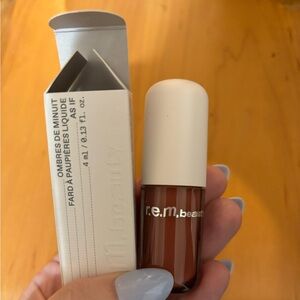 REM beauty Liquid Eyeshadow